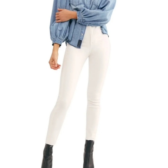 Free People Denim - 🎉HP🎉Free People Miles Away Skinny Jeans